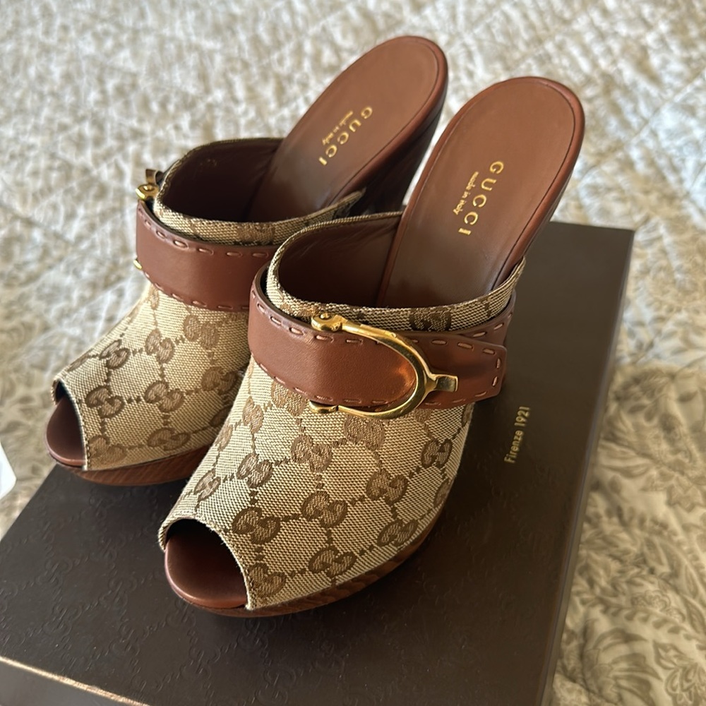 Gucci Heels - Picture 4 of 4